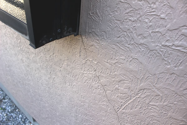 外壁のひびの原因と綺麗な補修方法 シリコンコーキングは絶対ダメ